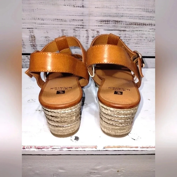 White Mountain Stormy Sandal Tan size 10 Wedge Rattan Vacation Resort - Picture 4 of 6